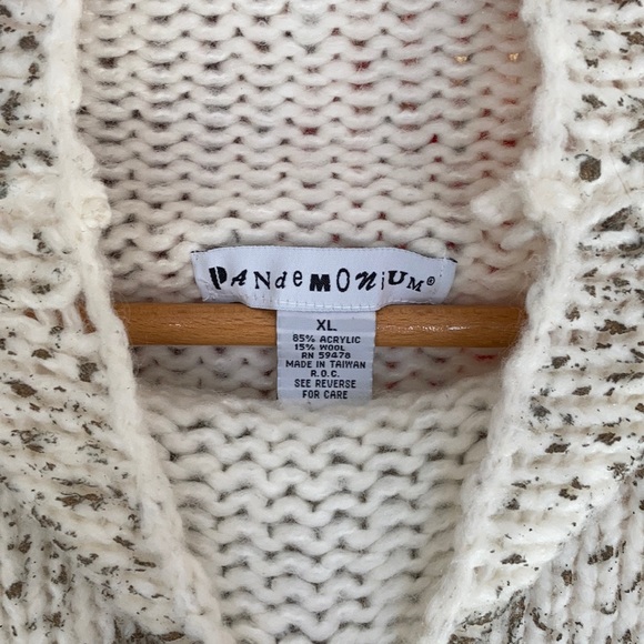 Sweater - Picture 4 of 4